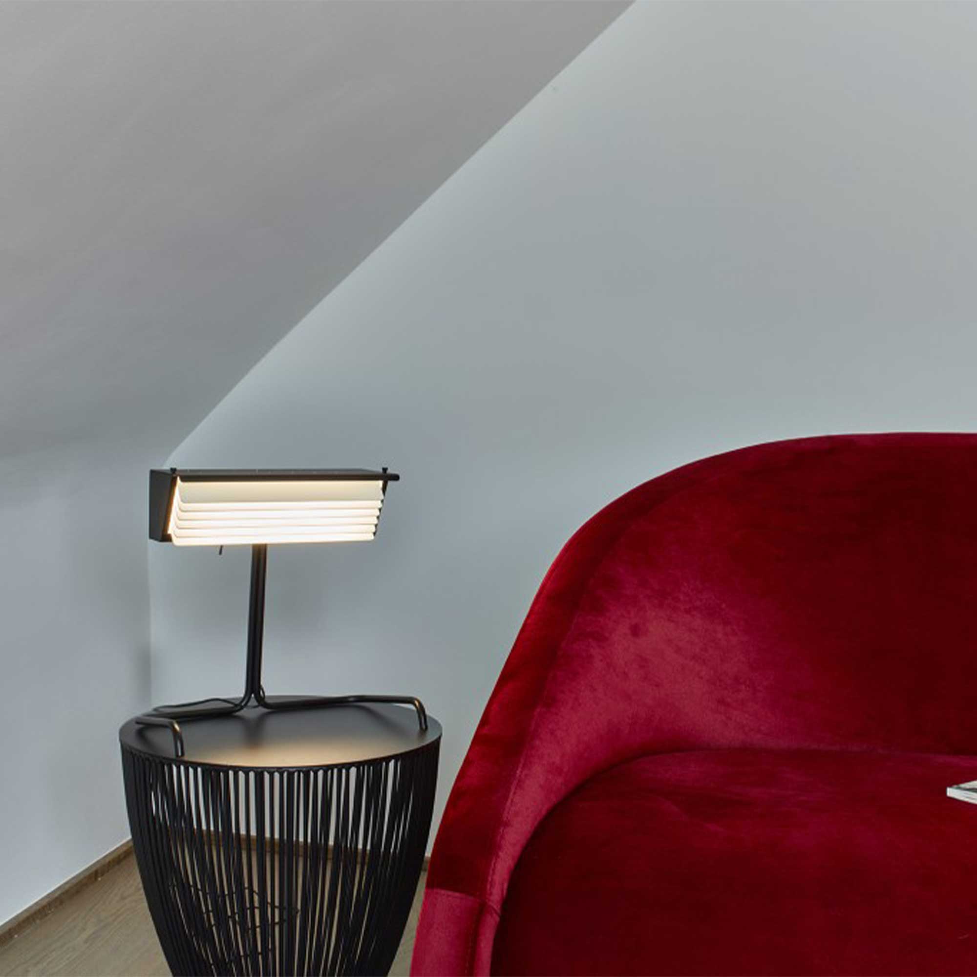 DCW éditions Biny LED stolna lampa