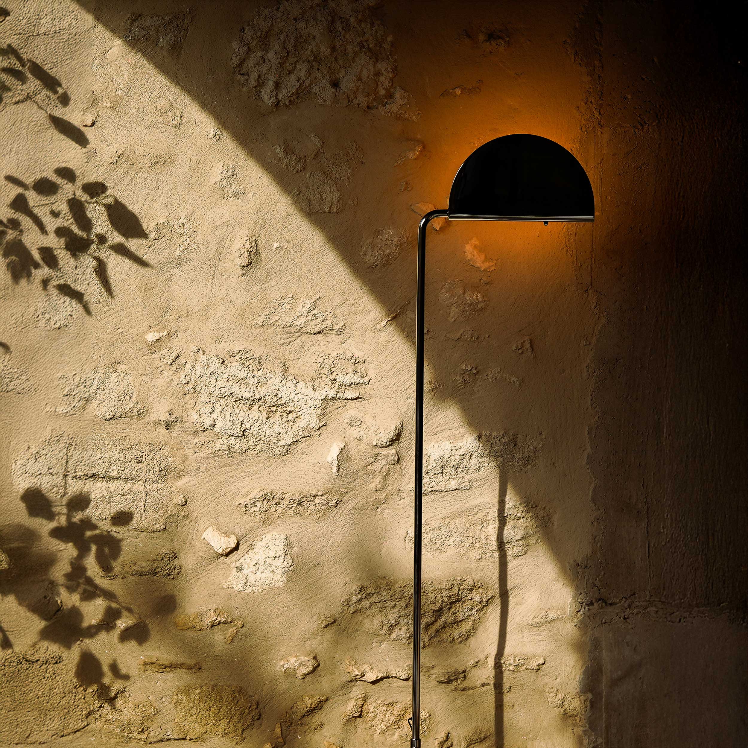 DCW éditions Mezzaluna LED podna lampa