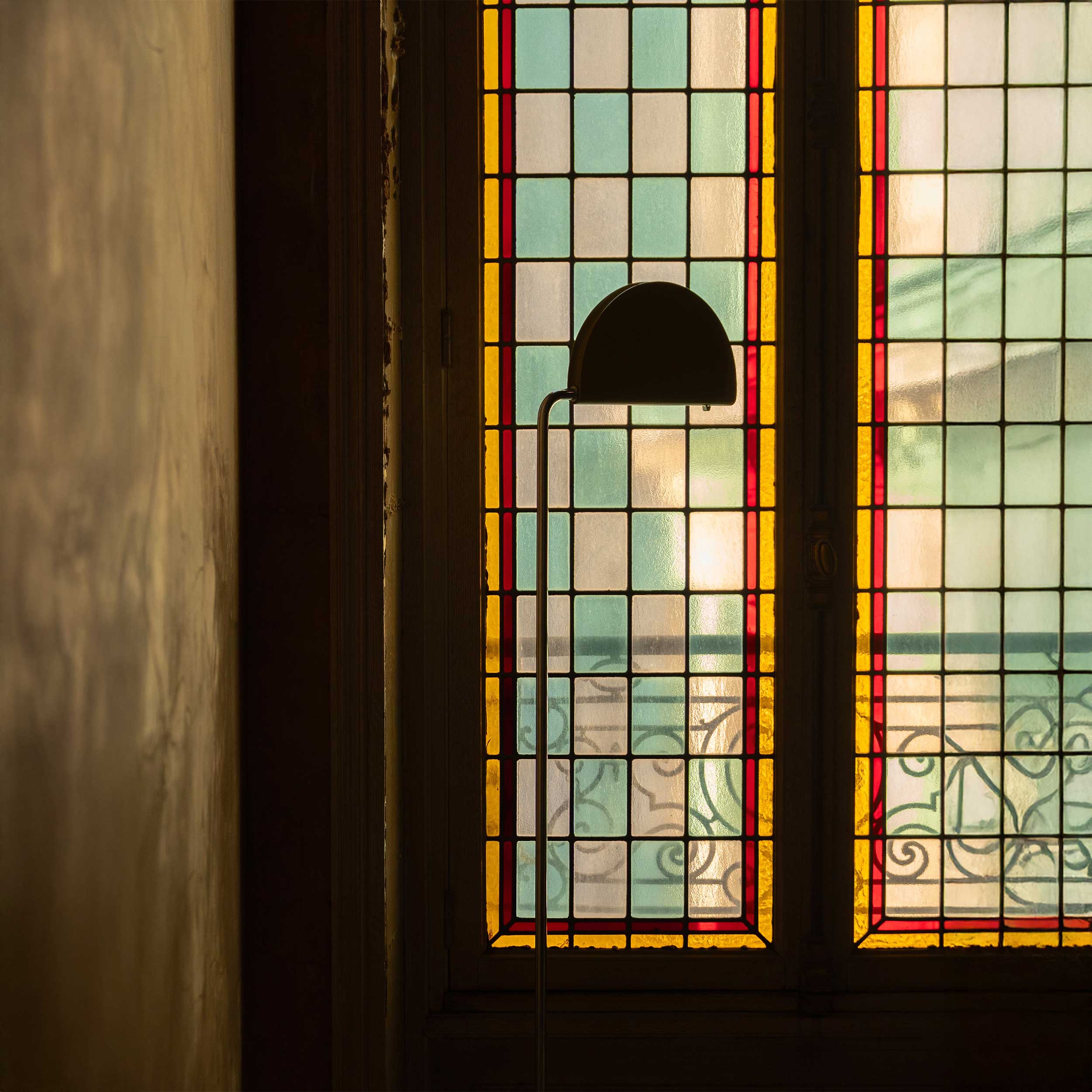 DCW éditions Mezzaluna LED podna lampa