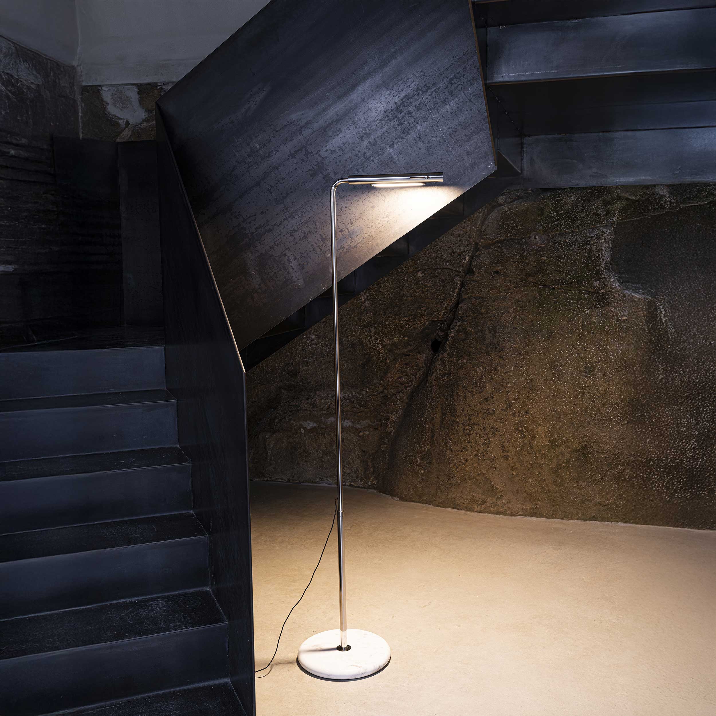 DCW éditions Mezzaluna LED podna lampa