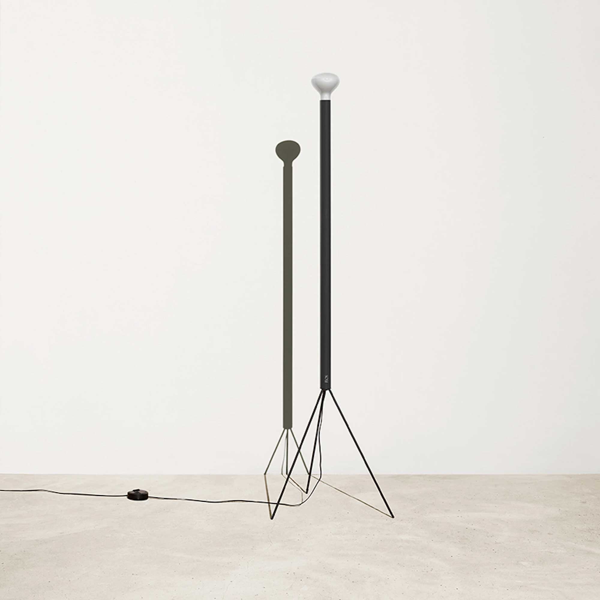 Flos Luminator E27 ikonická stojací lampa