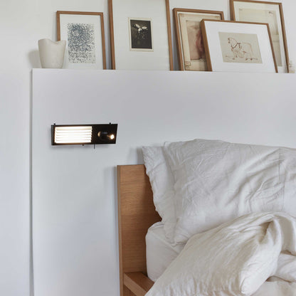 DCW éditions Biny LED zidna svjetiljka za noćni ormarić