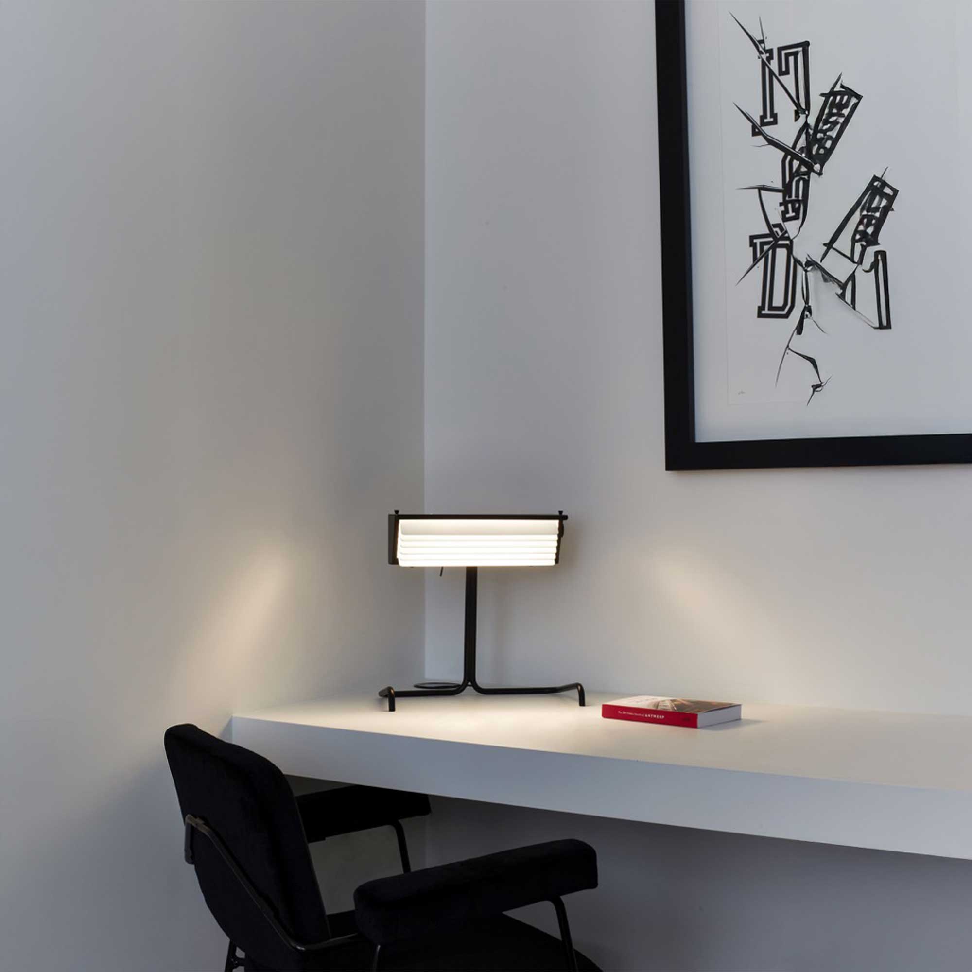 DCW éditions Biny LED stolna lampa