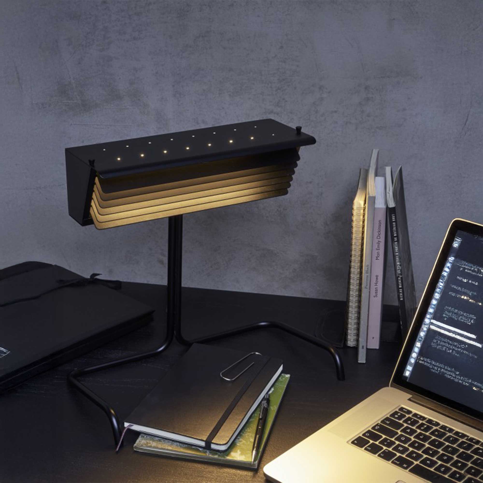 DCW éditions Biny LED stolna lampa