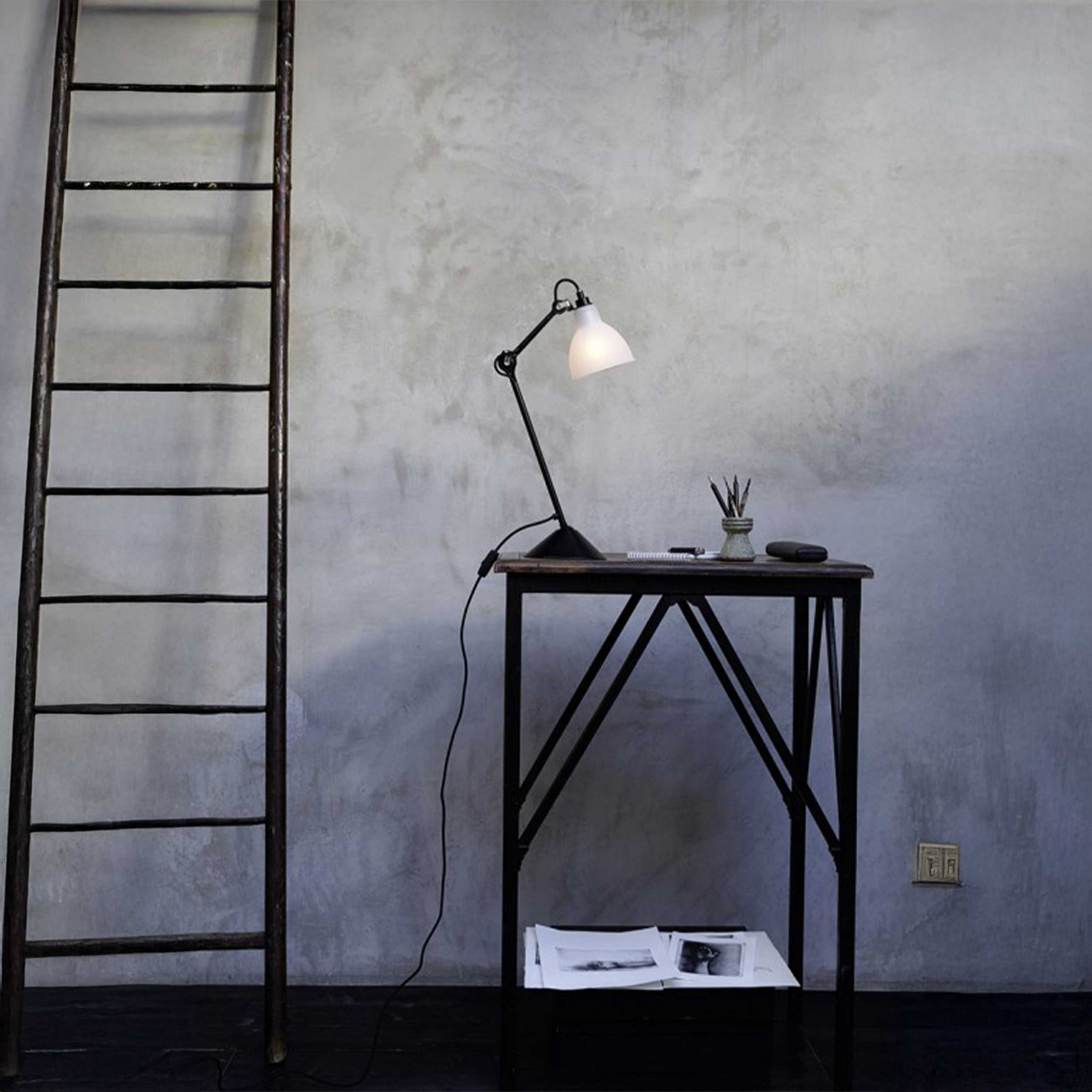 DCW éditions Lampe Gras N°205 E14 stolna lampa