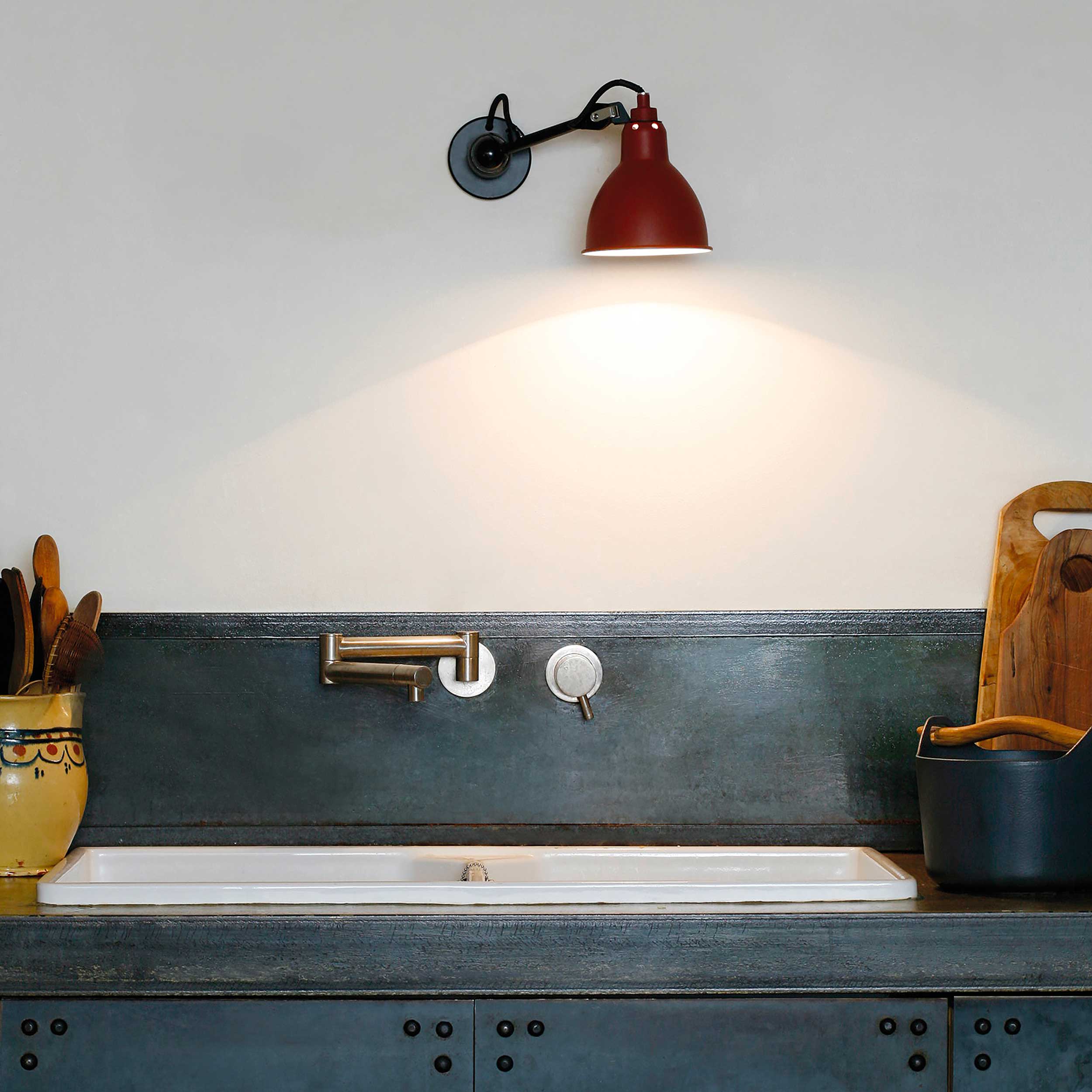 DCW éditions Lampe Gras N°304 E14 zidna svjetiljka, crna