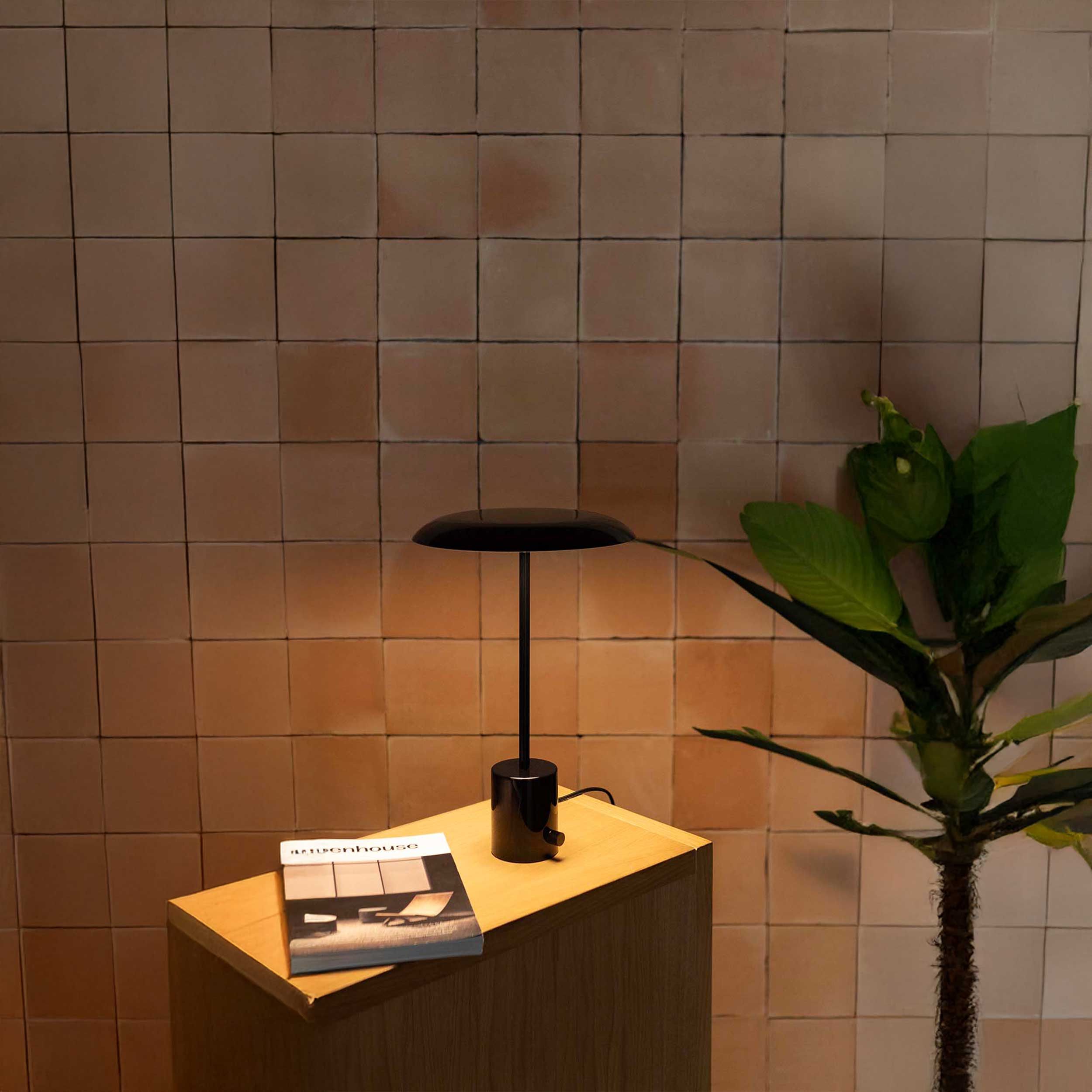 Faro Hoshi LED stolna lampa s prigušivanjem