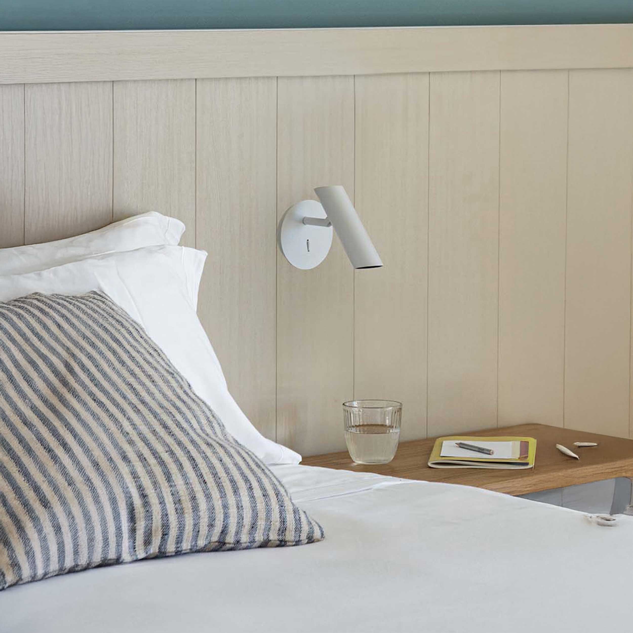 Faro Leo LED zidna svjetiljka za noćni ormarić