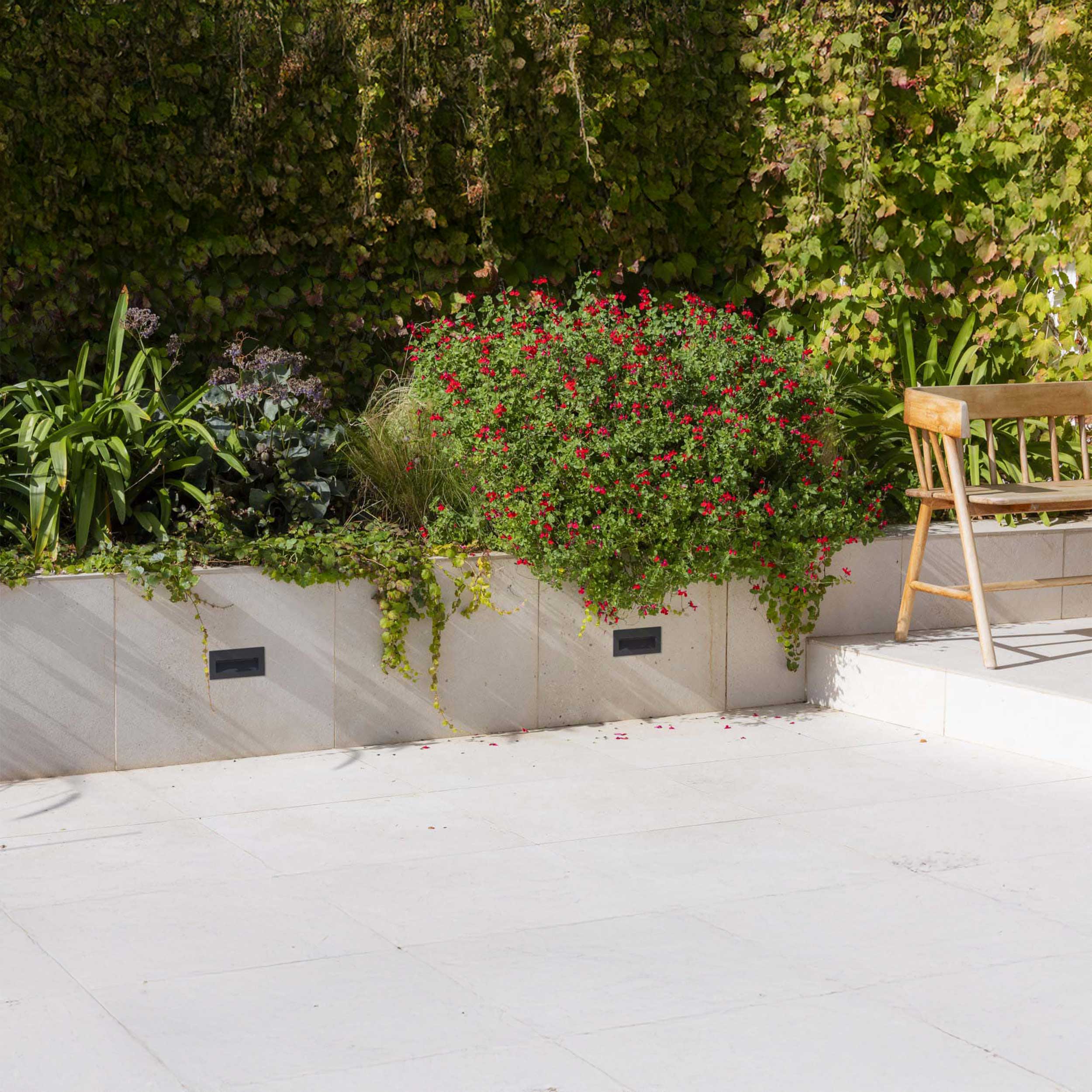 Faro Mani LED ukopljena vanjska svjetiljka IP65