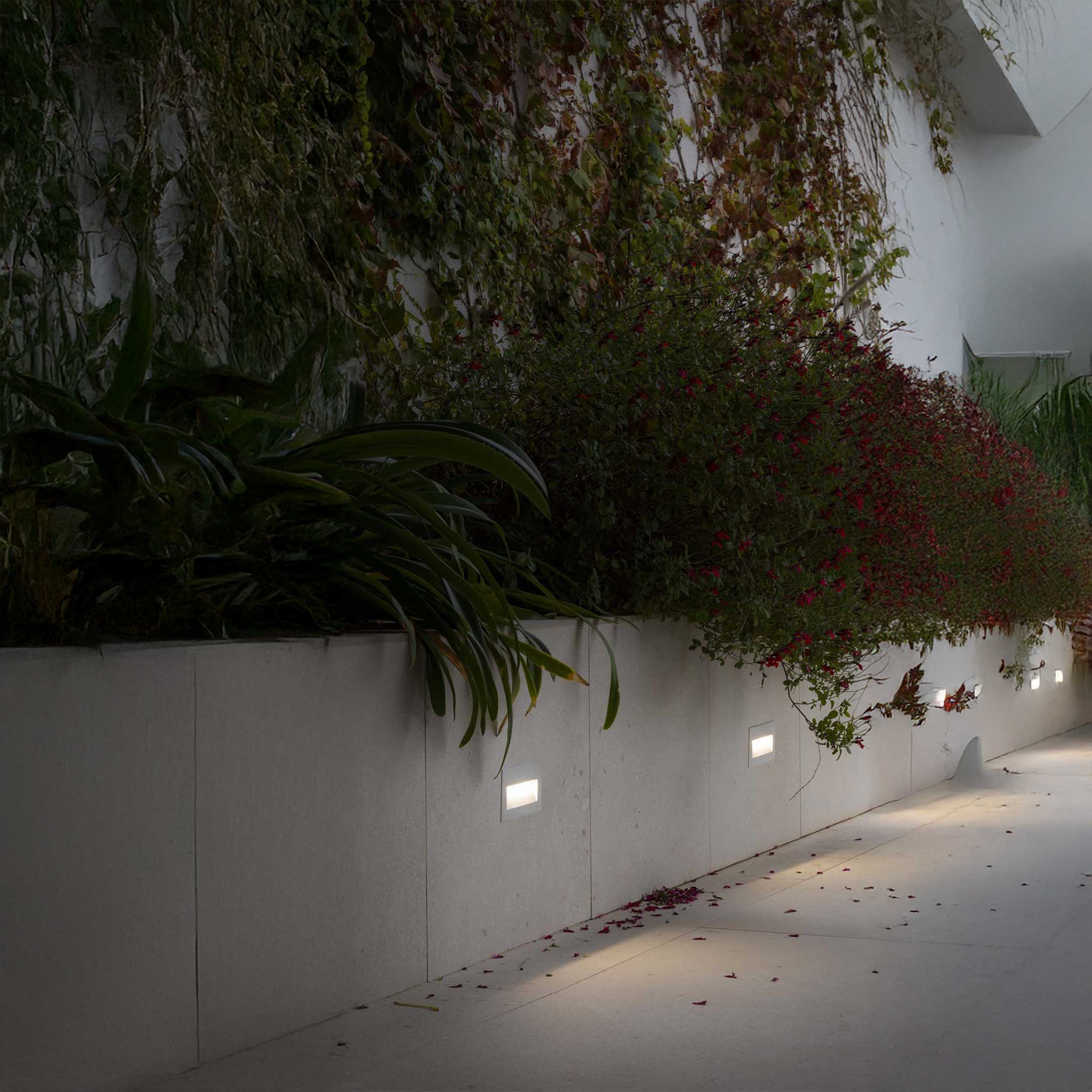 Faro Mani LED ukopljena vanjska svjetiljka IP65