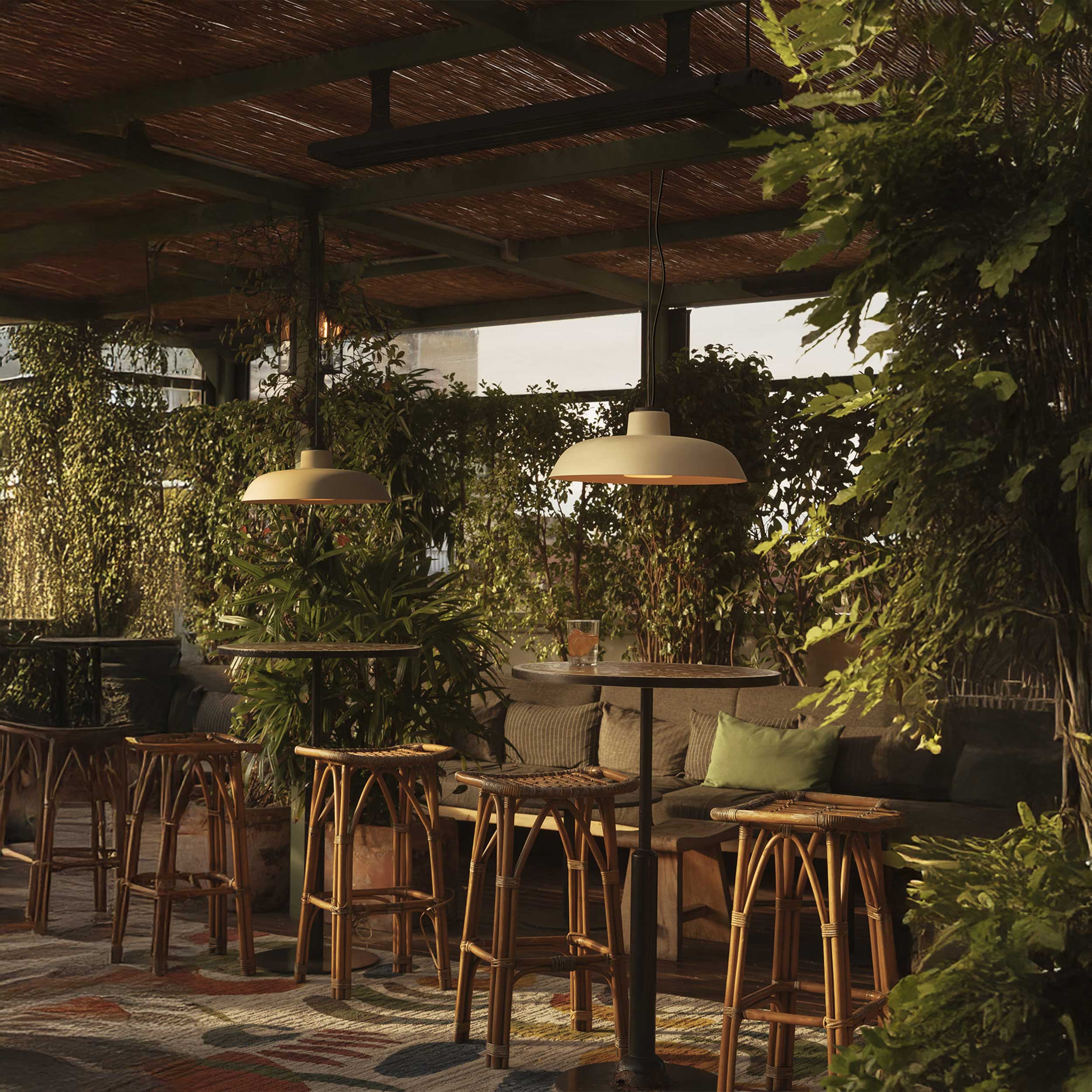 Faro Saga E27 vanjska viseća svjetiljka IP65