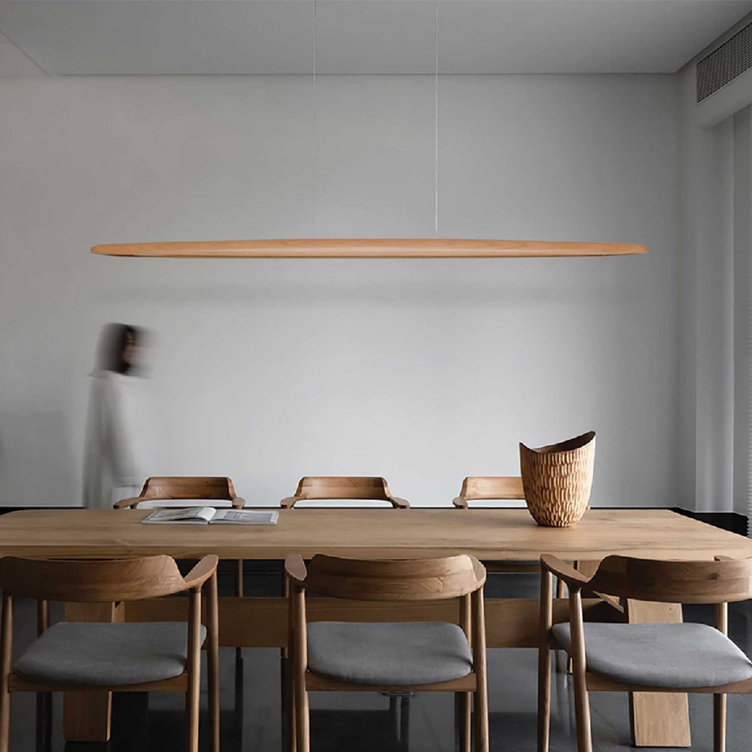 VK Light Woody LED, linearna viseća drvena svjetiljka, zaobljena