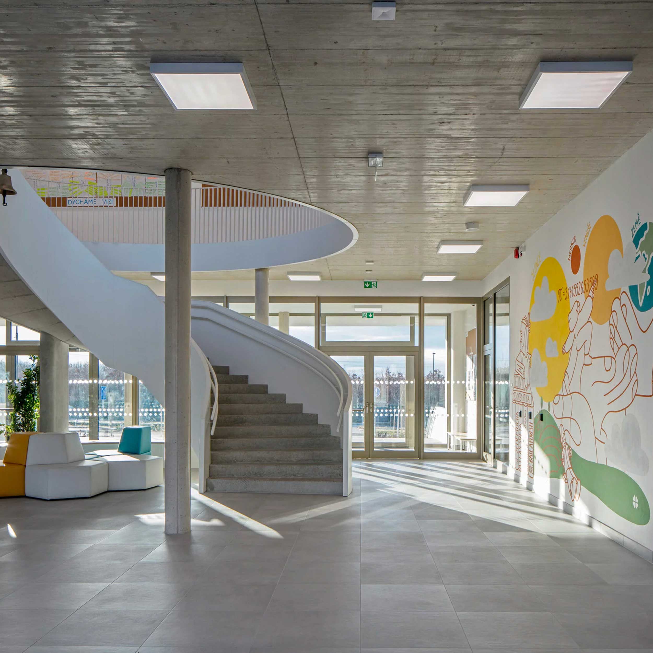 LED panelni uredski rasvjetni aparat za površinsku montažu