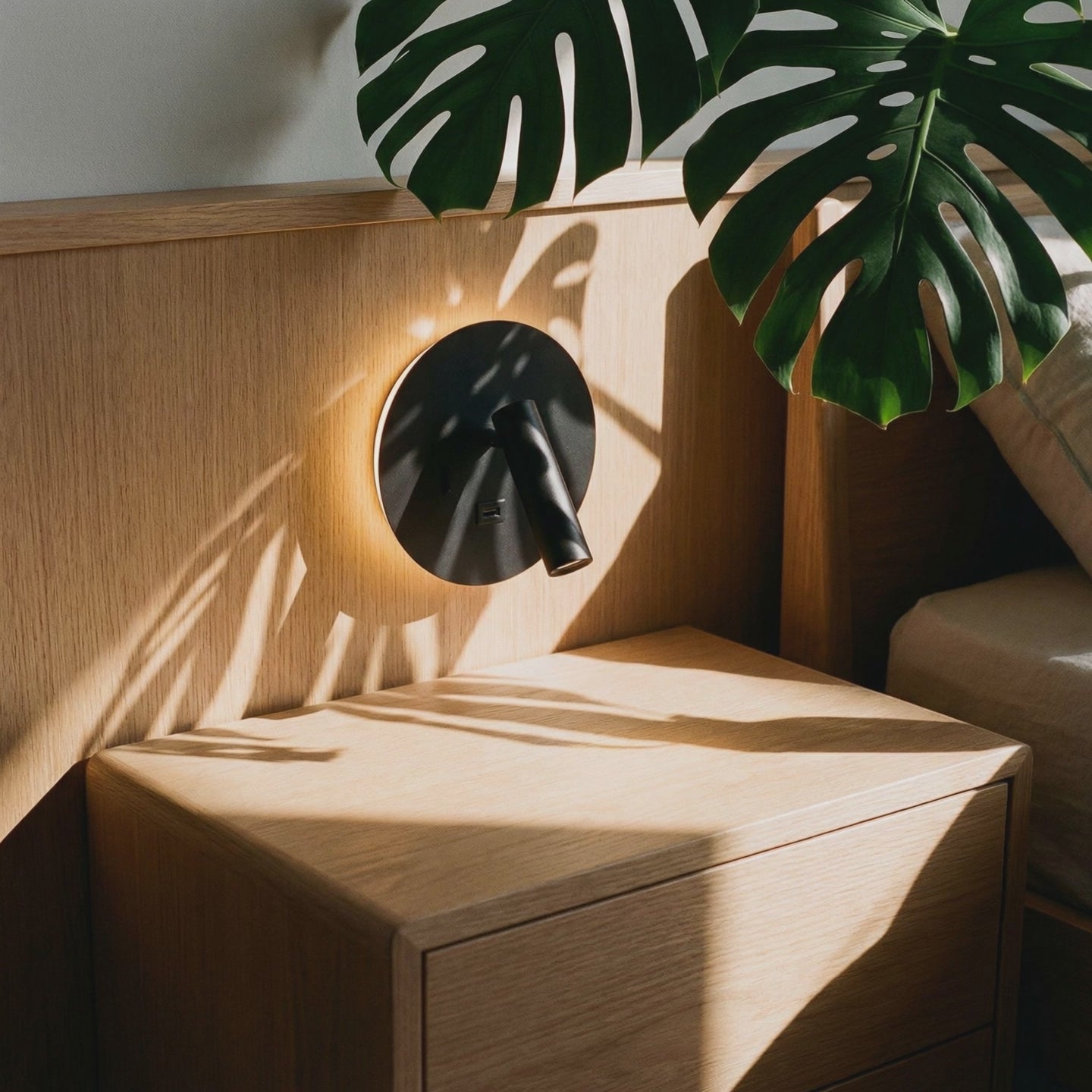 Zidna LED svjetiljka za ambijentalno čitanje, okrugla s USB-om