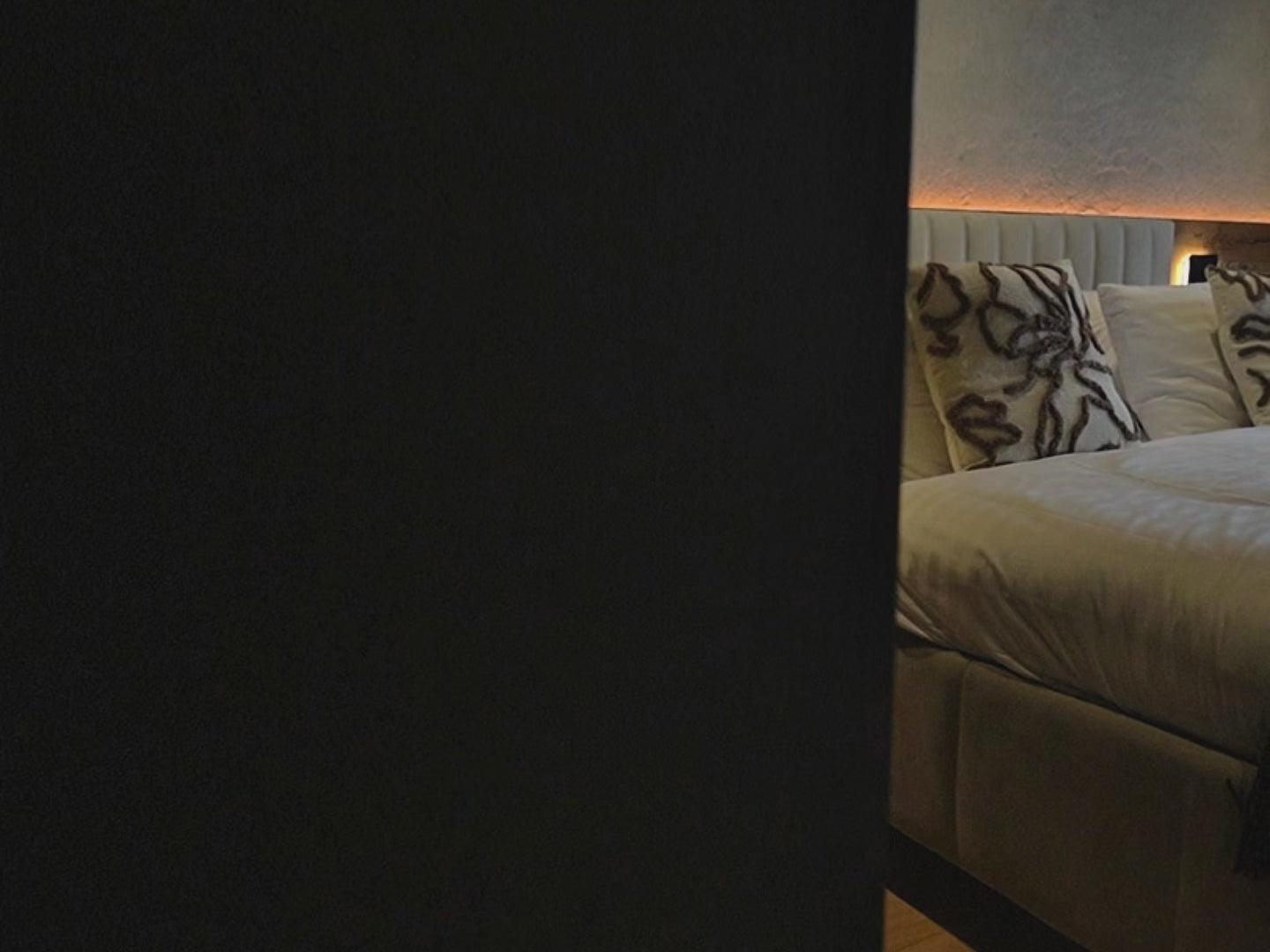 Učitaj video: Udobno mjesto za čitanje