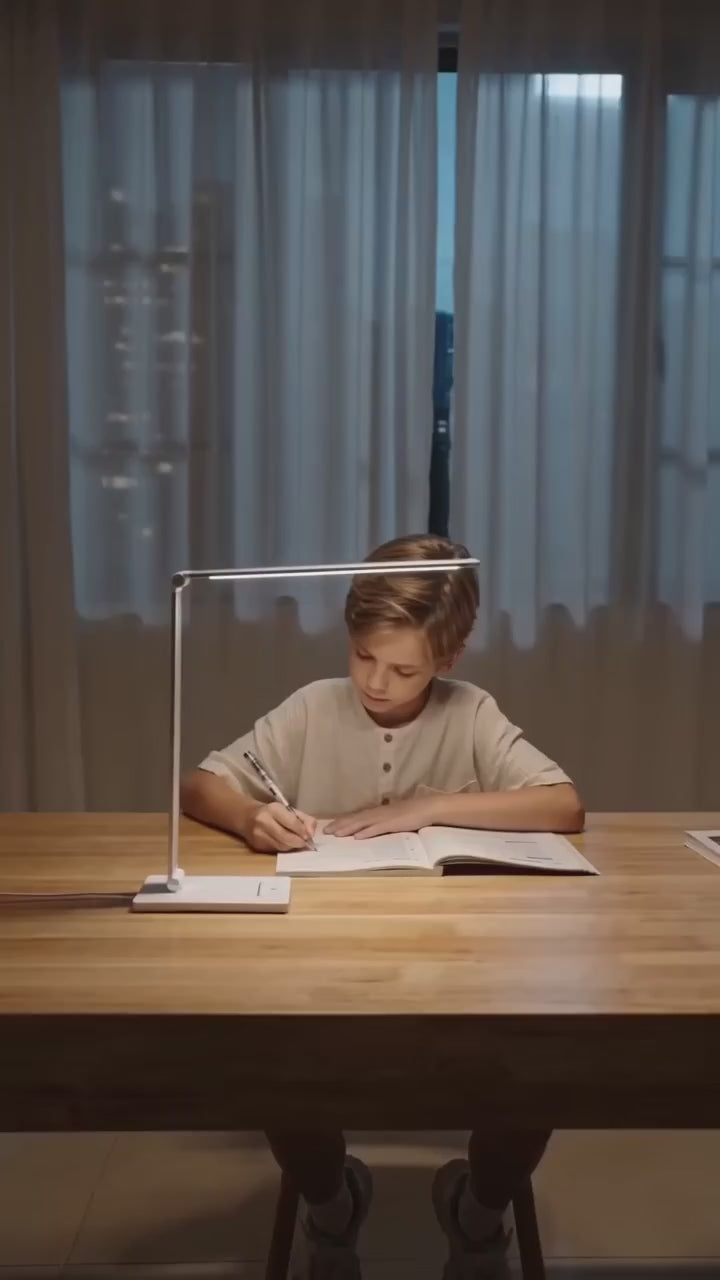 Učitaj video: Nia Square LED
